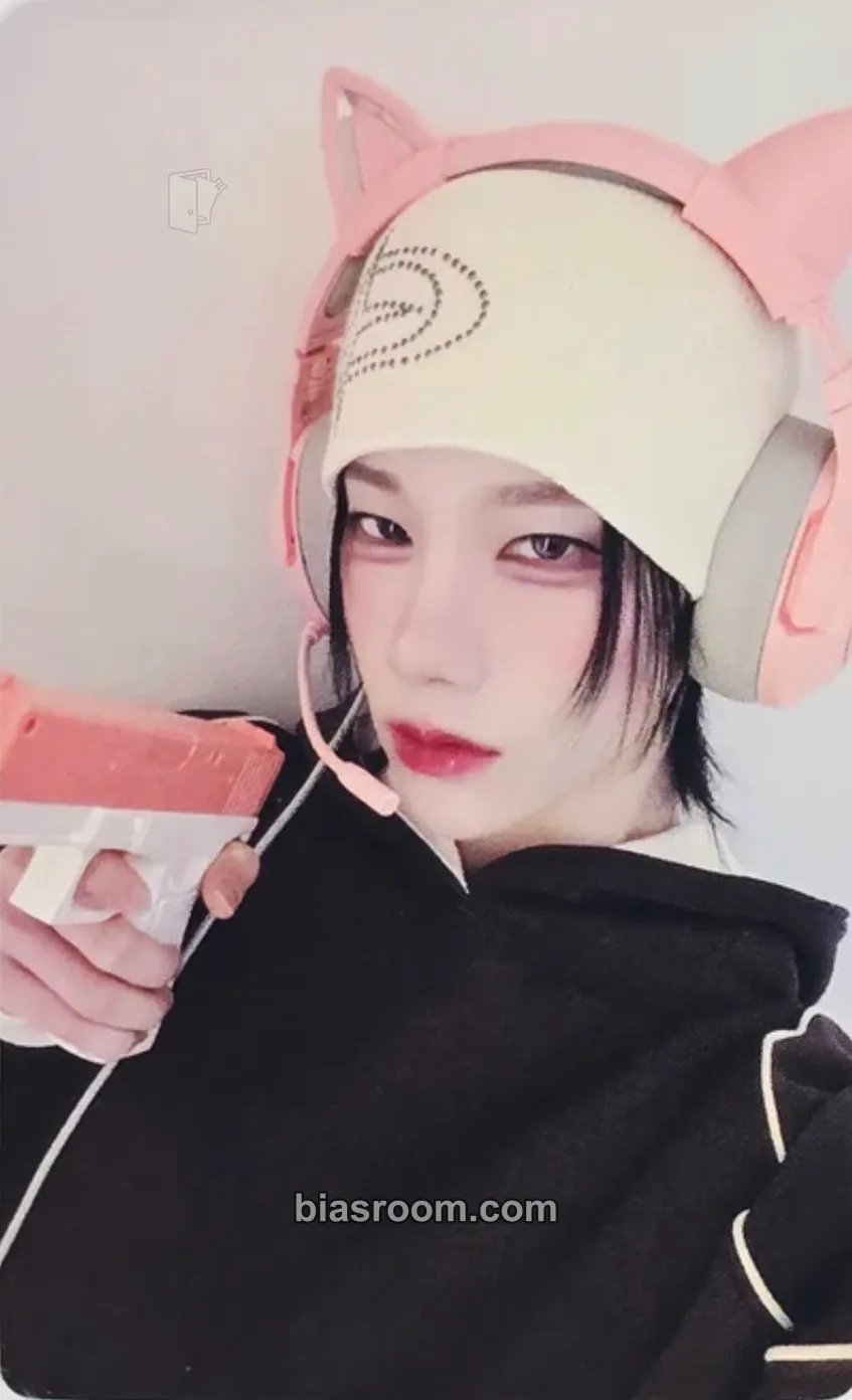 Rui UXLXVE Photocard - XLOV - XLOV K-pop photocard