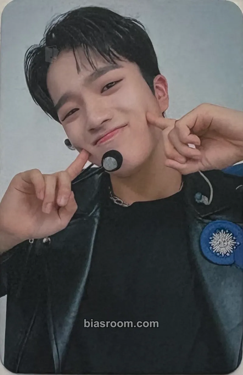 Yechan BLUE SET Chapter 1. TRACKS Photocard - TRENDZ - TRENDZ K-pop photocard