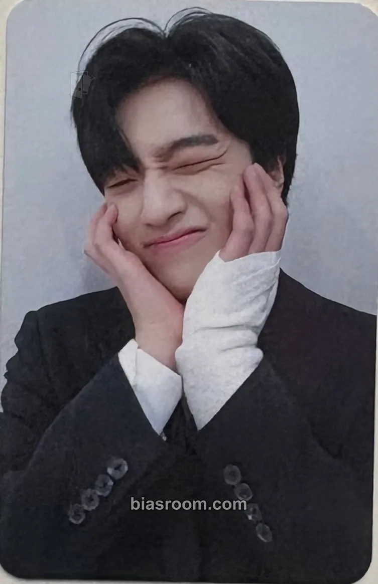 Yechan BLUE SET Chapter 1. TRACKS Photocard - TRENDZ - TRENDZ K-pop photocard
