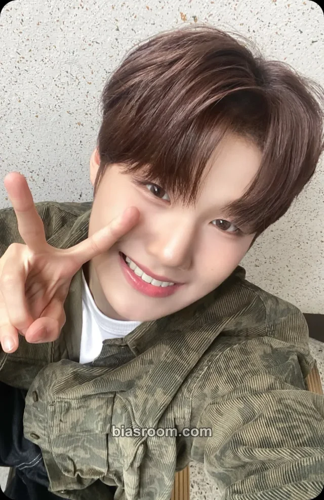 idntt - Lee HwanHee - yesweare Album album photocard home boy version