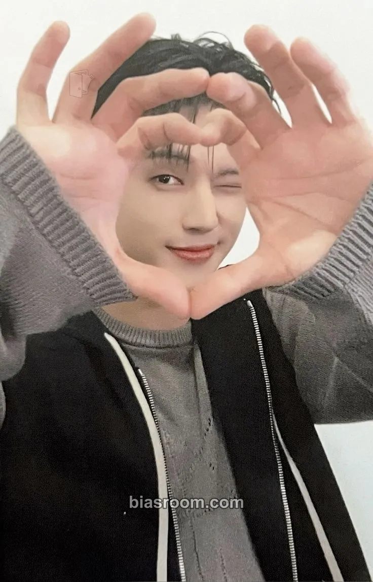 Wooyoung GOLDEN HOUR : Part.1 Photocard - ATEEZ - ATEEZ K-pop photocard