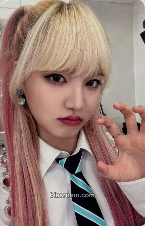 Liz LOVE DIVE Photocard - IVE - IVE K-pop photocard