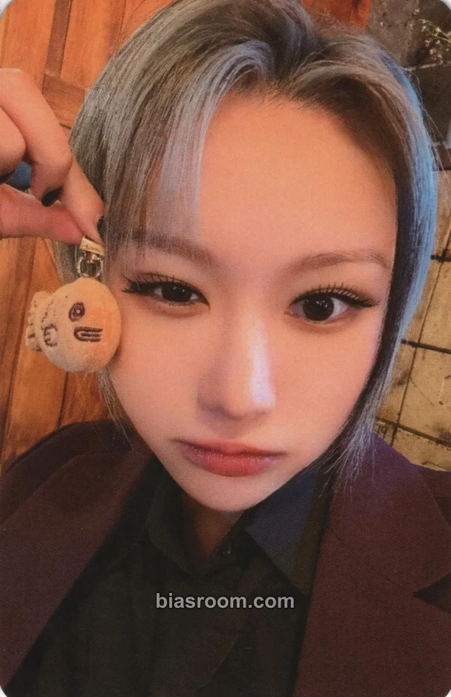 Siyeon 7 Doors of Christmas: A Lucky Encore Photocard - Dreamcatcher - Dreamcatcher K-pop photocard