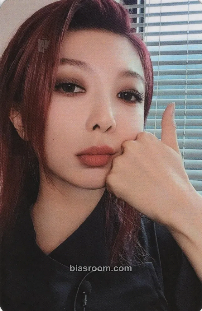 Dami 7 Doors of Christmas: A Lucky Encore Photocard - Dreamcatcher - Dreamcatcher K-pop photocard