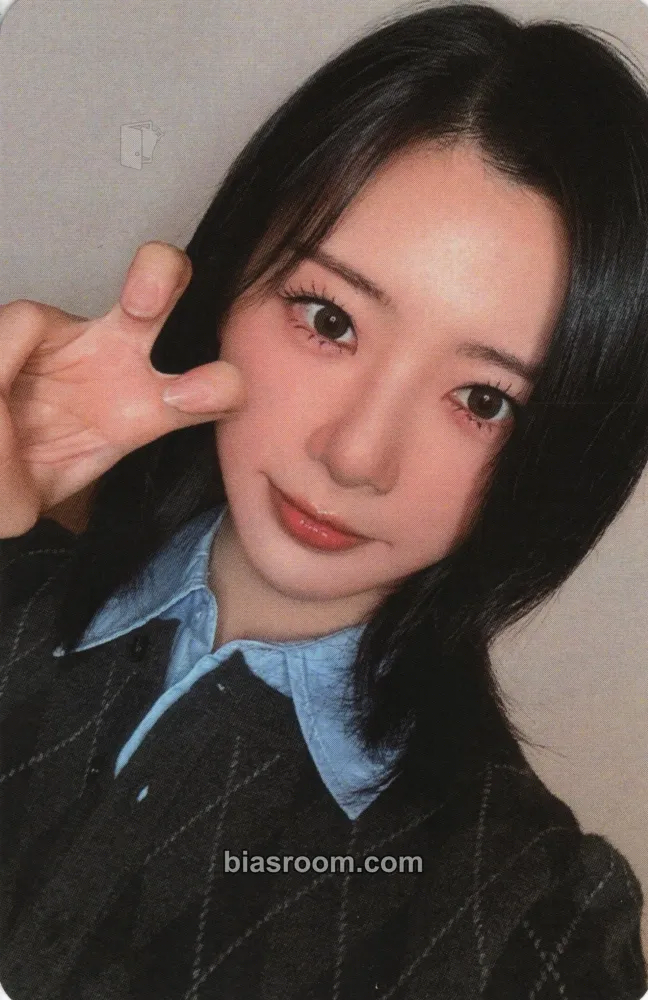 JiU 7 Doors of Christmas: A Lucky Encore Photocard - Dreamcatcher - Dreamcatcher K-pop photocard