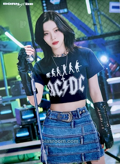 Ryujin ITZY 2nd World Tour 'Born To Be' Photocard - ITZY - ITZY K-pop photocard