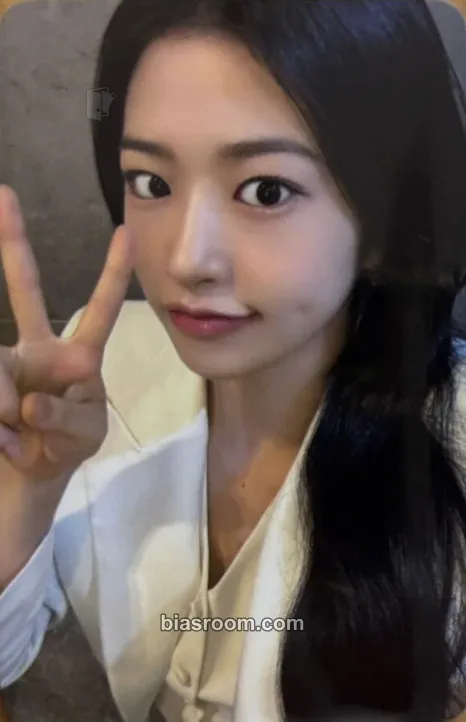Yujin The 1st World Tour "SHOW WHAT I HAVE" ENCORE (DVD/KIT/Bluray) Photocard - IVE - IVE K-pop photocard