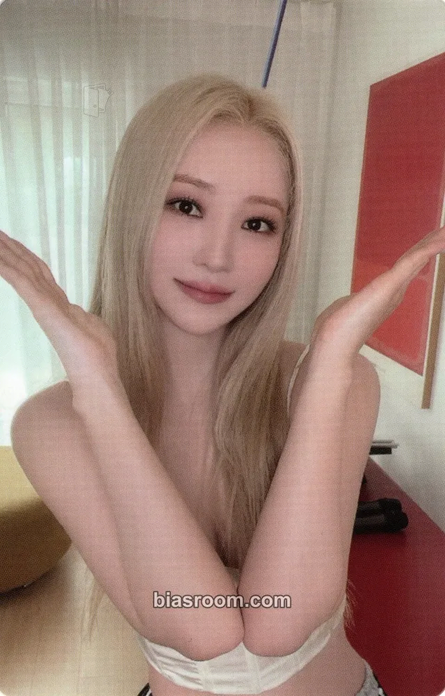 SuA Playlist #You are you Photocard - Dreamcatcher - Dreamcatcher K-pop photocard