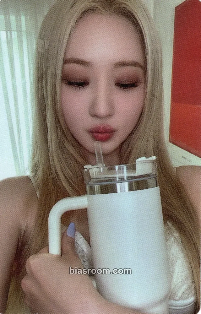 SuA Playlist #You are you Photocard - Dreamcatcher - Dreamcatcher K-pop photocard