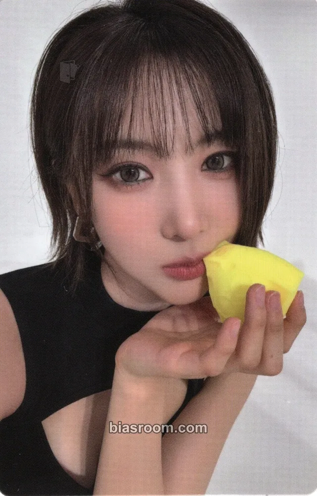 Yoohyeon Playlist #You are you Photocard - Dreamcatcher - Dreamcatcher K-pop photocard