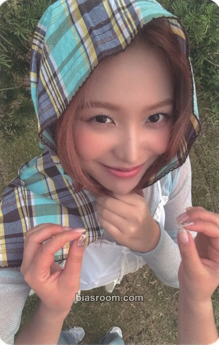 Yeri Cosmic Photocard - Red Velvet - Red Velvet K-pop photocard