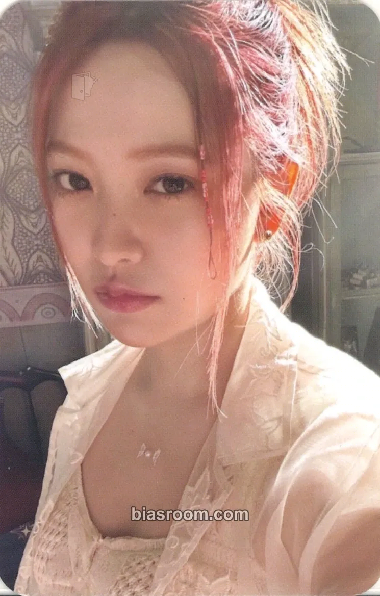 Yeri Cosmic Photocard - Red Velvet - Red Velvet K-pop photocard