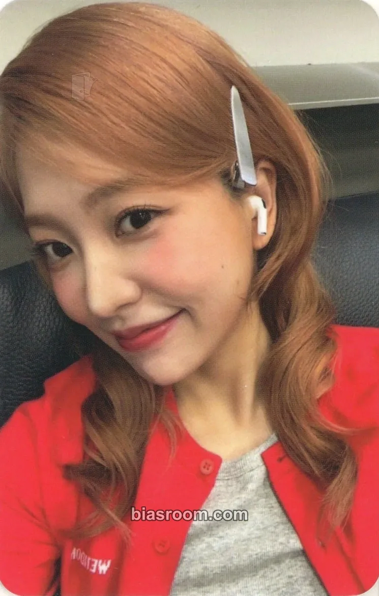 Yeri Cosmic Photocard - Red Velvet - Red Velvet K-pop photocard