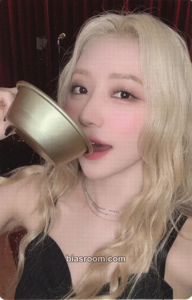 SuA Playlist #You are you Photocard - Dreamcatcher - Dreamcatcher K-pop photocard