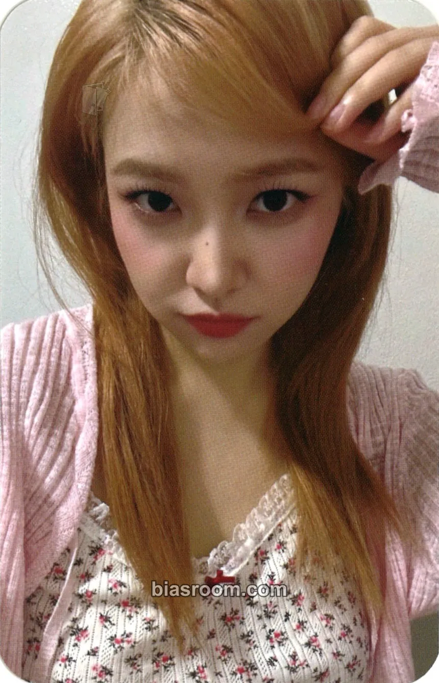 Yeri Cosmic Photocard - Red Velvet - Red Velvet K-pop photocard