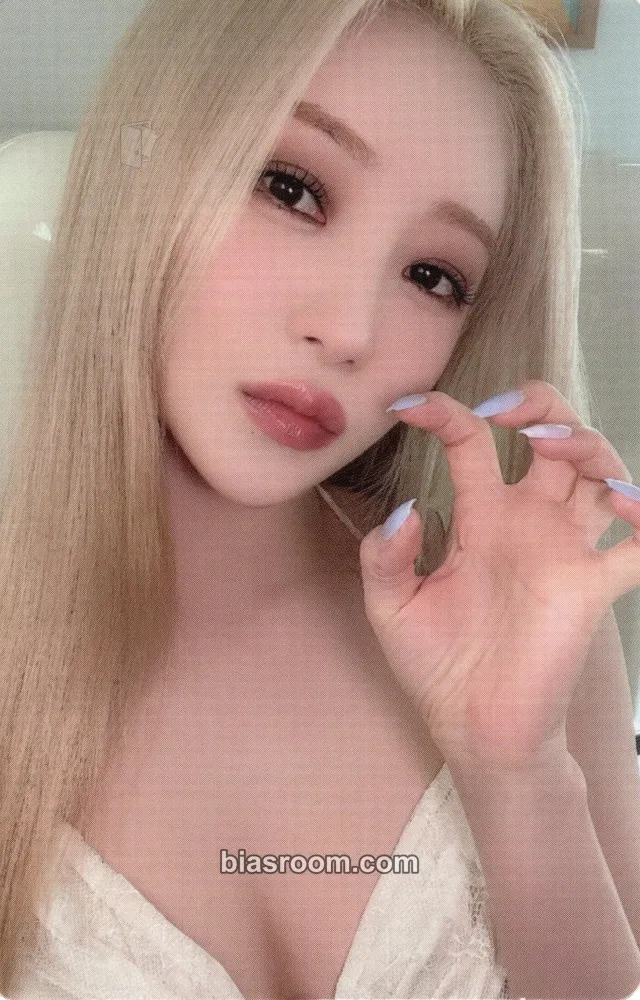 SuA Playlist #You are you Photocard - Dreamcatcher - Dreamcatcher K-pop photocard