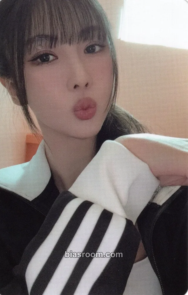 Yoohyeon Playlist #You are you Photocard - Dreamcatcher - Dreamcatcher K-pop photocard