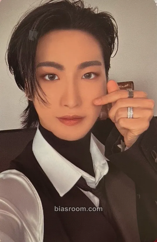 Seonghwa POP-UP: GOLDEN HOUR : Part 1 (Soundwave) Photocard - ATEEZ - ATEEZ K-pop photocard