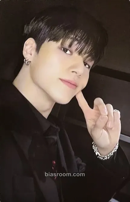 Wooyoung GOLDEN HOUR : Part.3 'In Your Fantasy Edition' Photocard - ATEEZ - ATEEZ K-pop photocard