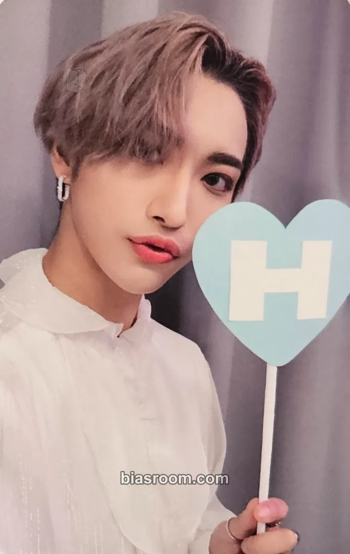 Seonghwa 2nd Anniversary Online Concert Photocard - ATEEZ - ATEEZ K-pop photocard