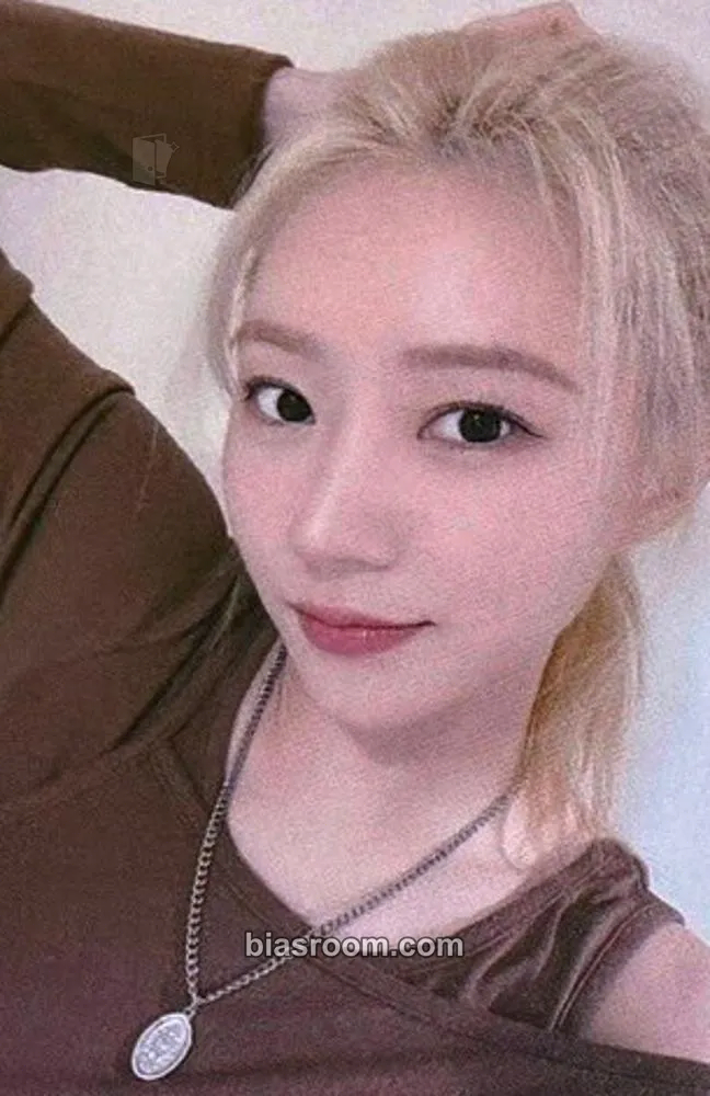 SuA Playlist #You are you Photocard - Dreamcatcher - Dreamcatcher K-pop photocard