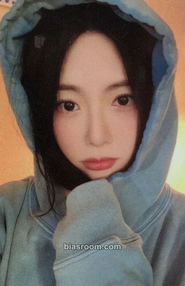 JiU Playlist #You are you Photocard - Dreamcatcher - Dreamcatcher K-pop photocard
