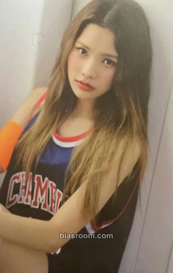 Rina WEME Photocard - Weki Meki - Weki Meki K-pop photocard