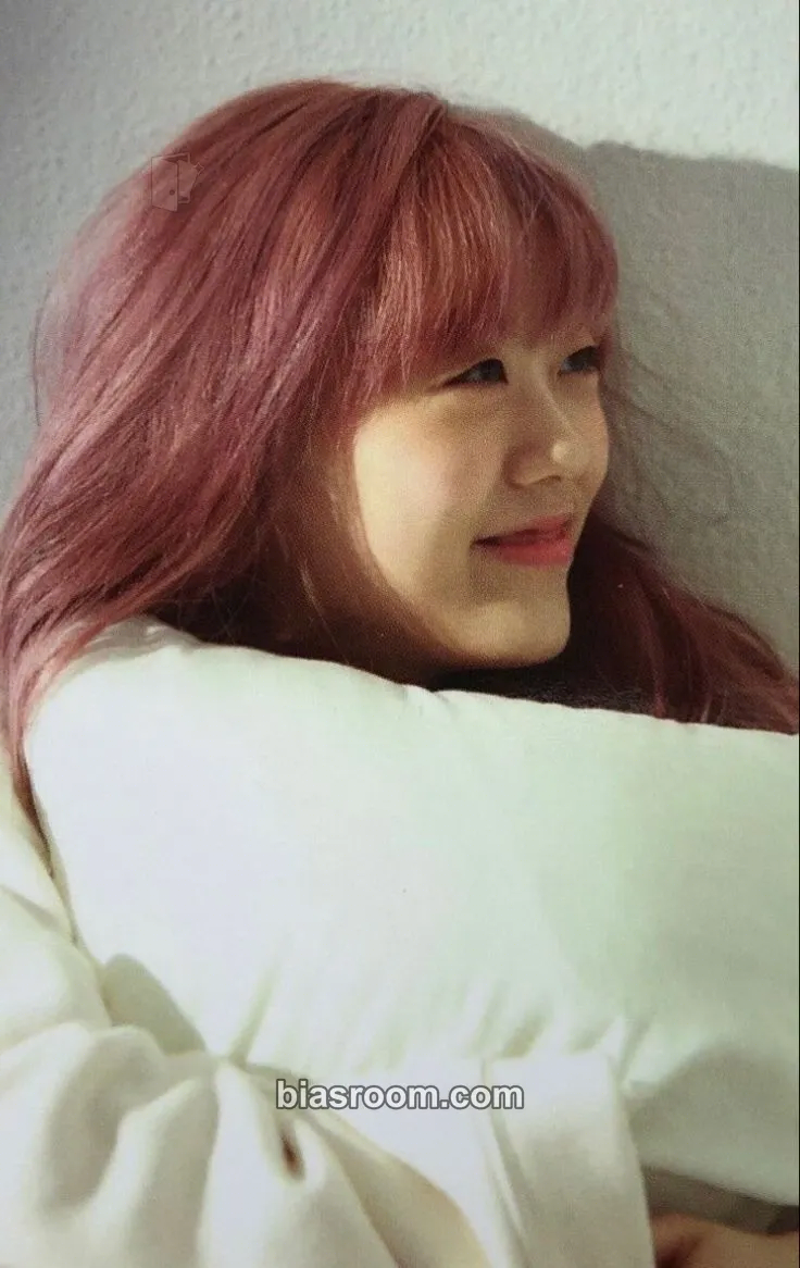Lua Lucky Photocard - Weki Meki - Weki Meki K-pop photocard