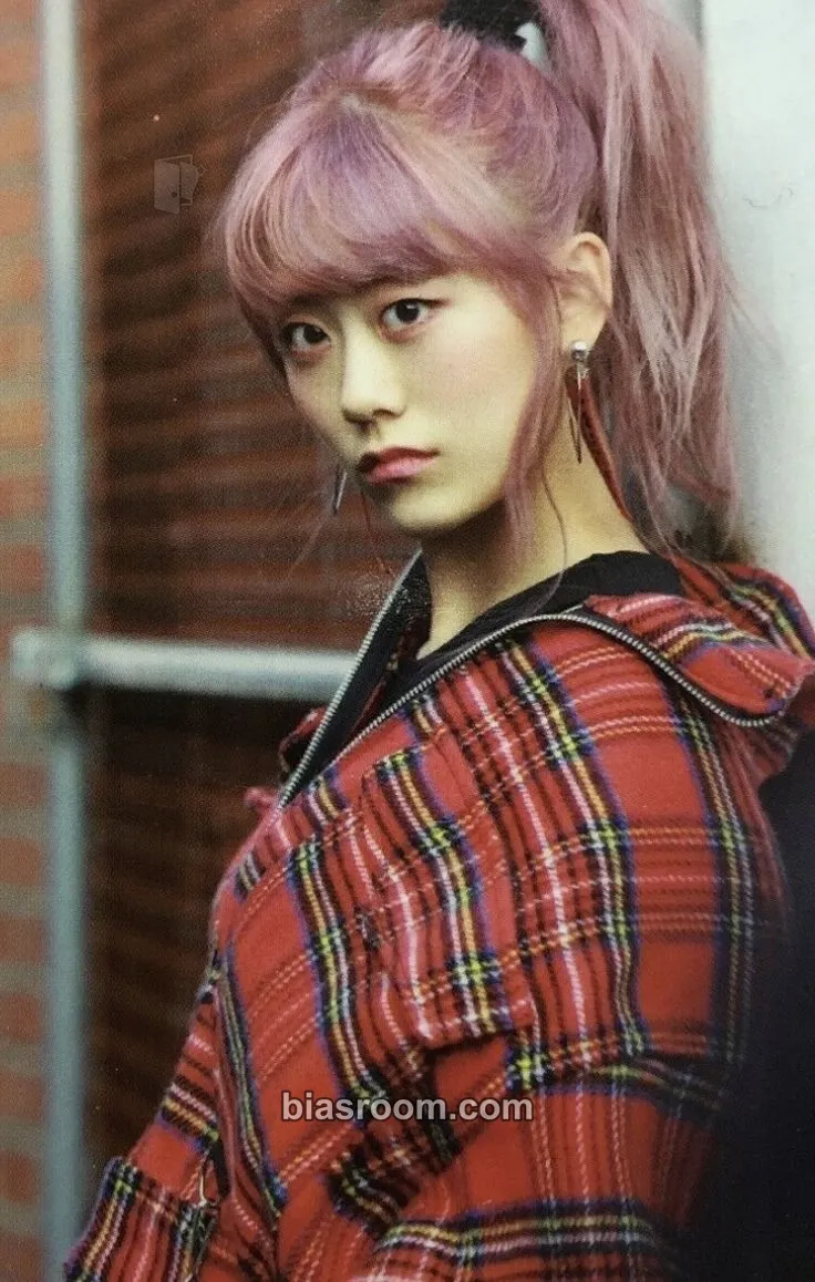 Lua Lucky Photocard - Weki Meki - Weki Meki K-pop photocard