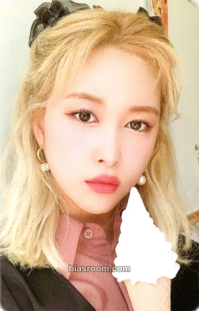 Dayoung NEVERLAND Photocard - WJSN - WJSN K-pop photocard