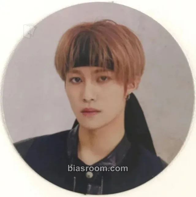 WayV - Yangyang - Take Over The Moon Album circle card album inclusion