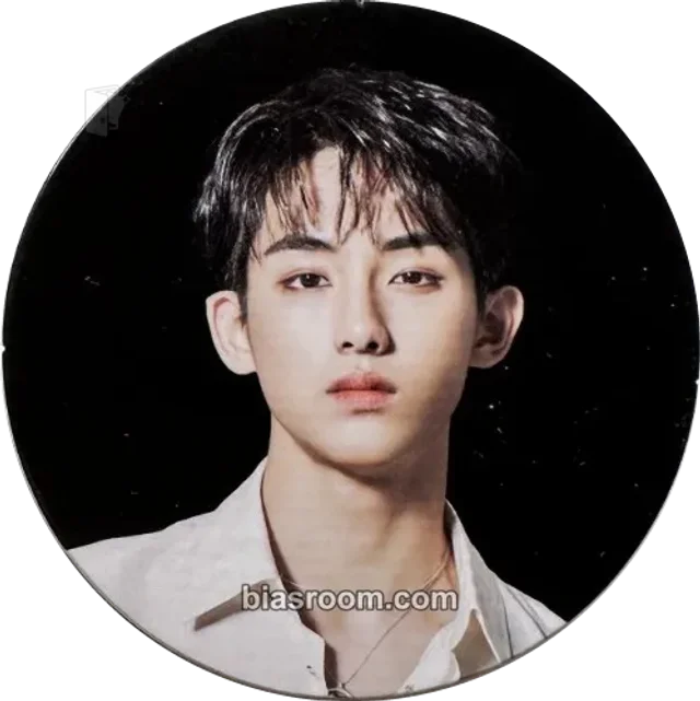 WayV - Winwin - Take Over The Moon: Sequel Album circle card album inclusion