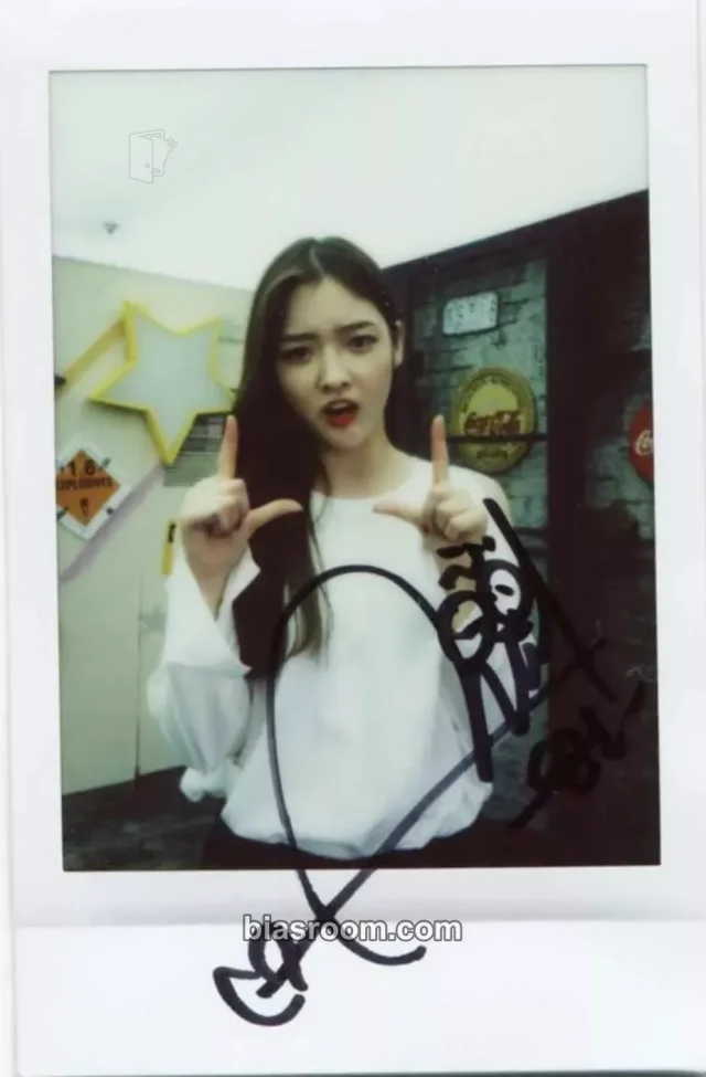 DIA - Eunjin - YOLO Album polaroid signed pob (pre-order benefit)