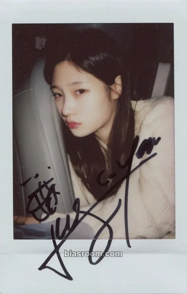 DIA - Chaeyeon - Spell Album pob (pre-order benefit) polaroid signed