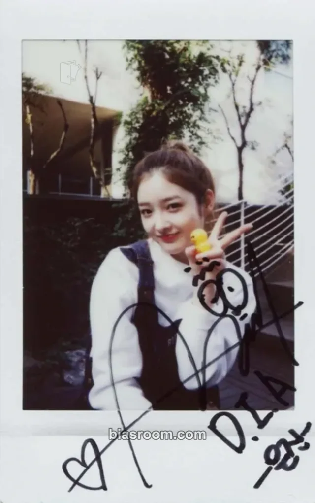 DIA - Eunjin - Spell Album polaroid pob (pre-order benefit) signed