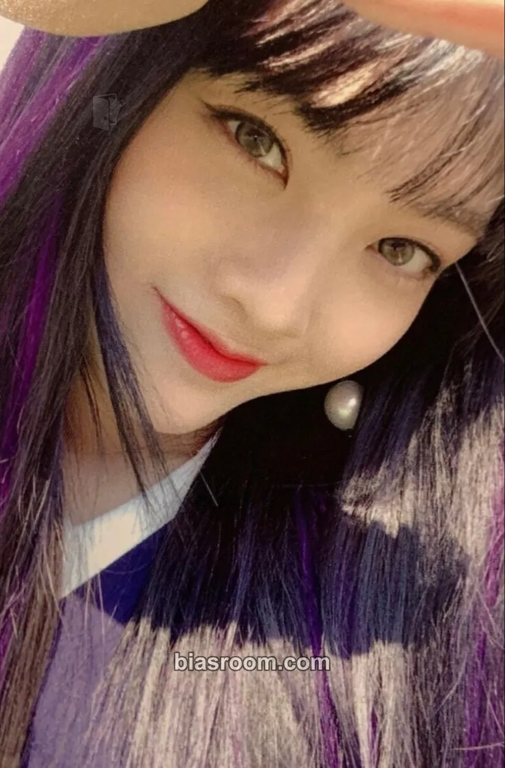 Lucy LOCK END LOL Photocard - Weki Meki - Weki Meki K-pop photocard