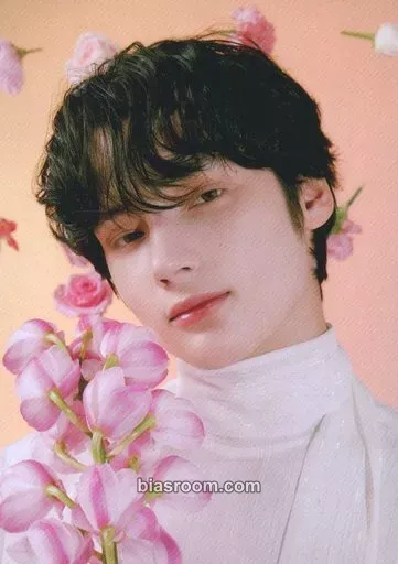 Huening Kai Act: Sweet Mirage Photocard - TOMORROW X TOGETHER - TOMORROW X TOGETHER K-pop photocard