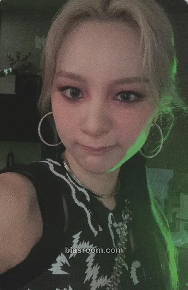 BVNDIT - Yiyeon - Re-Original Album