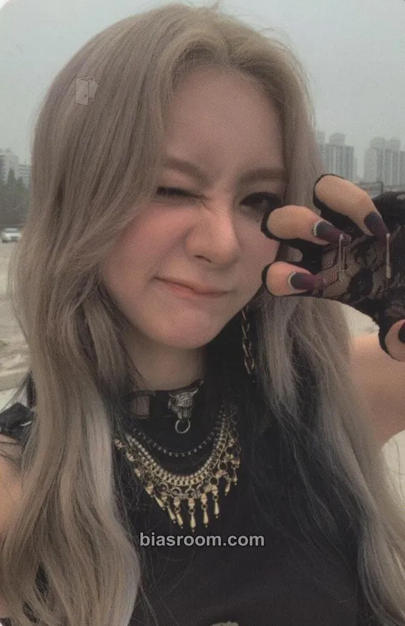 Yiyeon Re-Original Photocard - BVNDIT - BVNDIT K-pop photocard