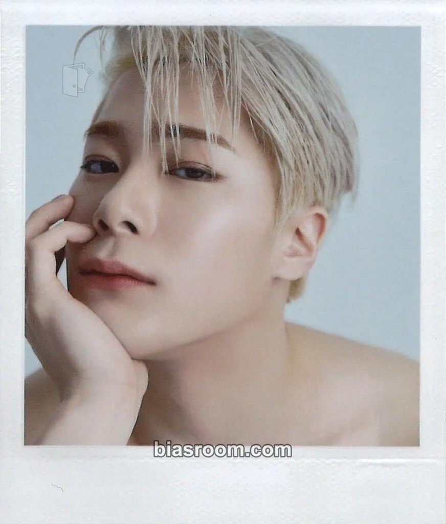 Moonbin Switch On Photocard - ASTRO - ASTRO K-pop photocard