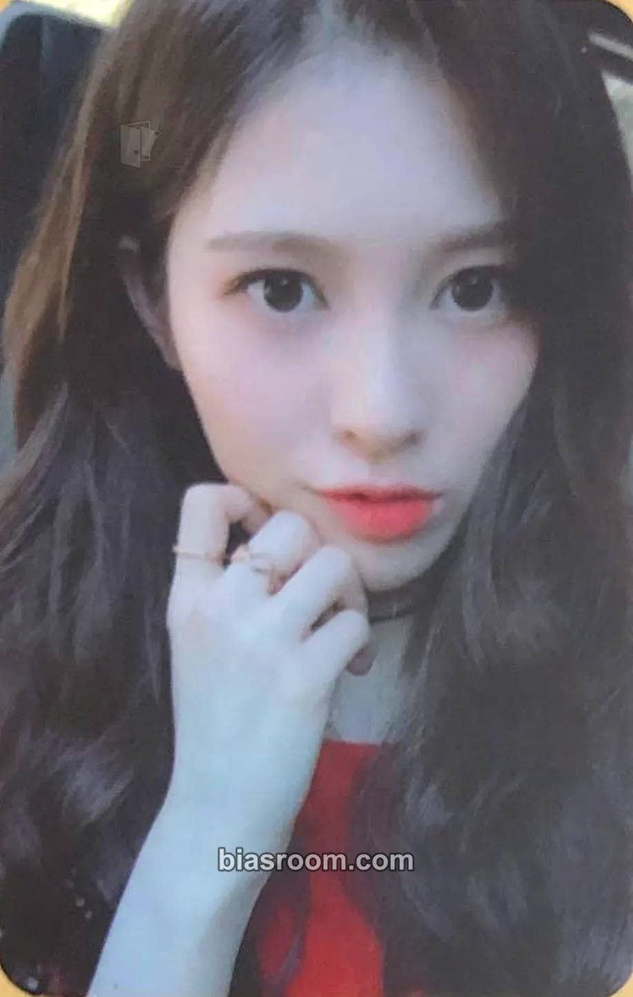 Yebin Line Photocard - UNI.T - UNI.T K-pop photocard