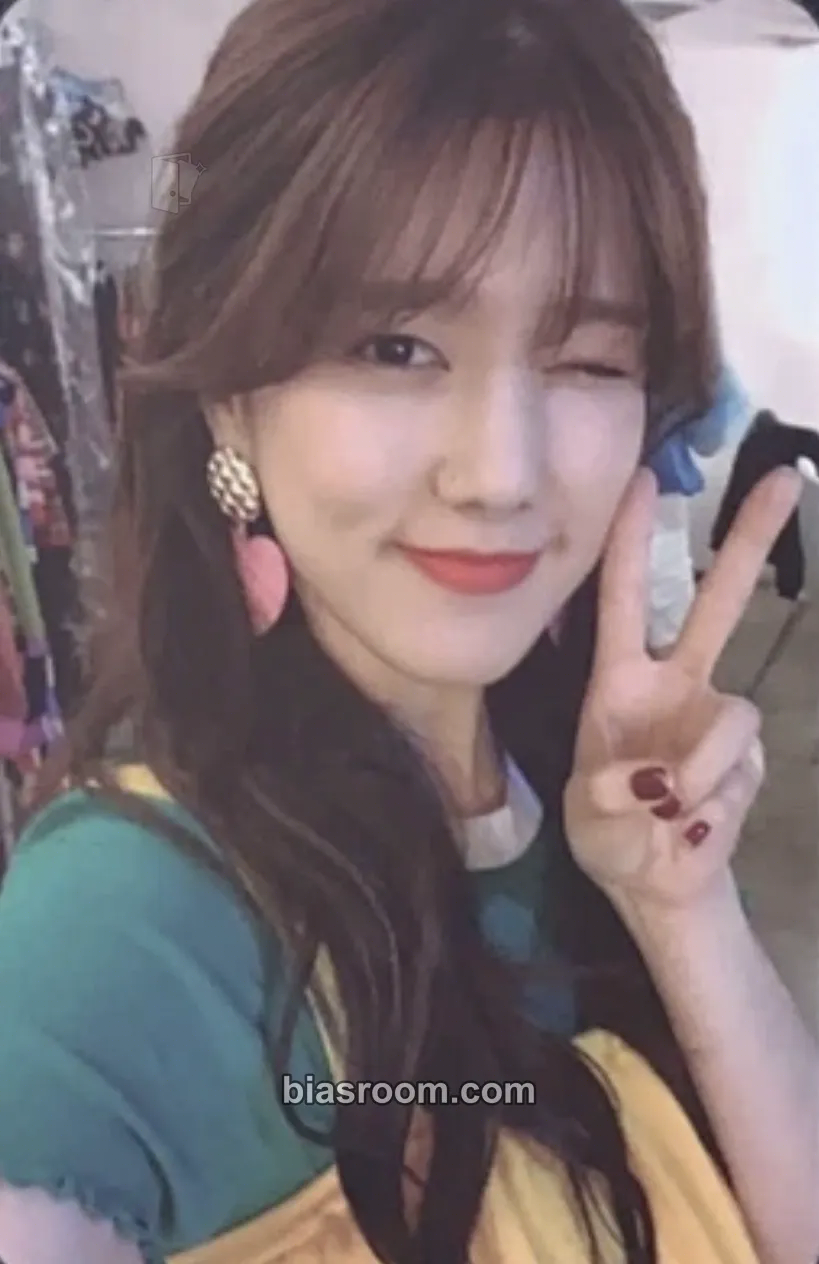 Jiwon Line Photocard - UNI.T - UNI.T K-pop photocard