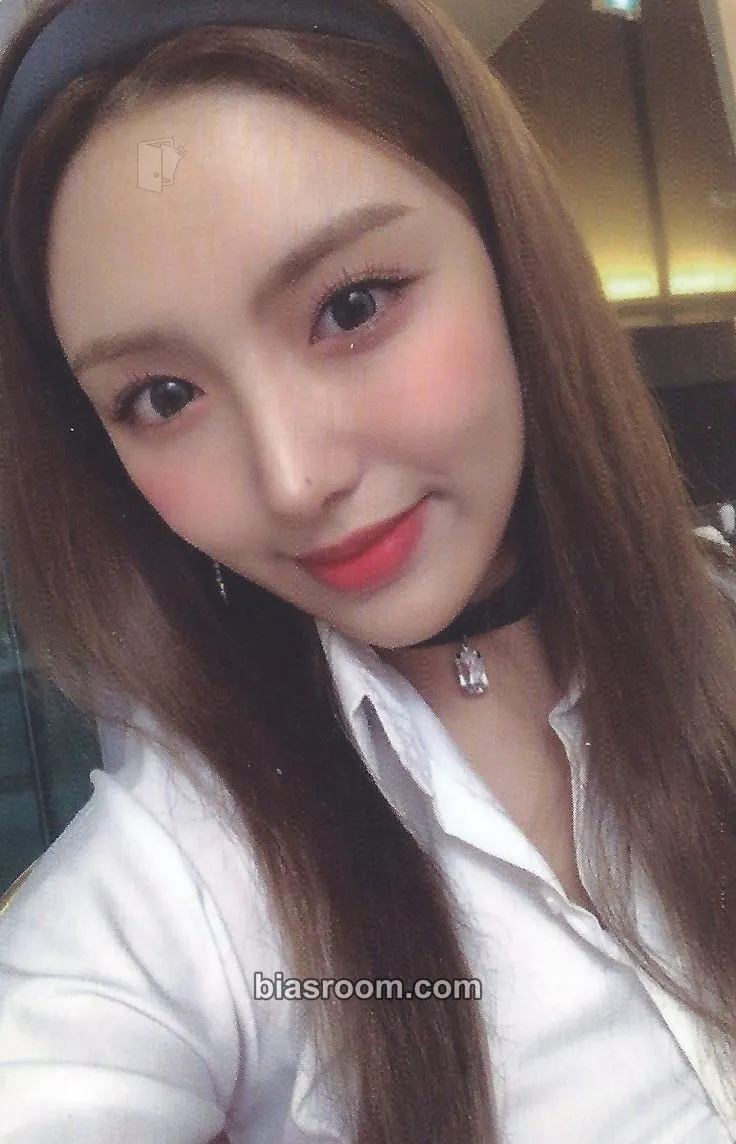 Chowon 1st Sumit Official Fanclub: The Best Birthday Ever! Photocard - LIGHTSUM - LIGHTSUM K-pop photocard
