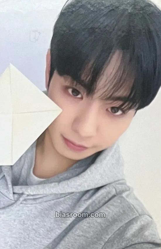 Keita HOT MESS Photocard - EVNNE - EVNNE K-pop photocard