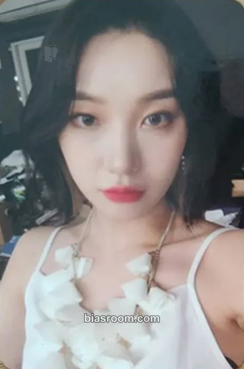 Roa (Minkyeung) Welcome to Utopia Photocard - HINAPIA - HINAPIA K-pop photocard
