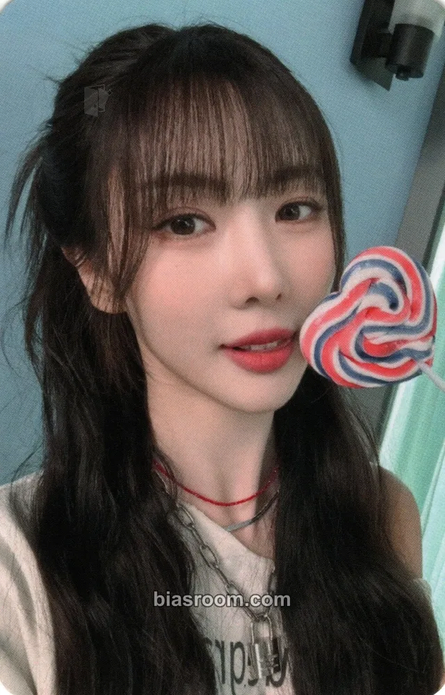 Yoohyeon Playlist #You are you Photocard - Dreamcatcher - Dreamcatcher K-pop photocard