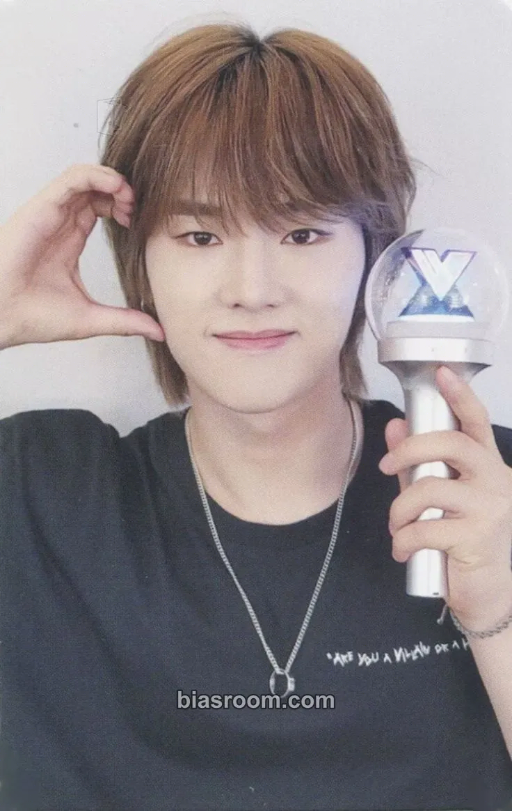 Jungsu Lightstick Photocard - Xdinary Heroes - Xdinary Heroes K-pop photocard