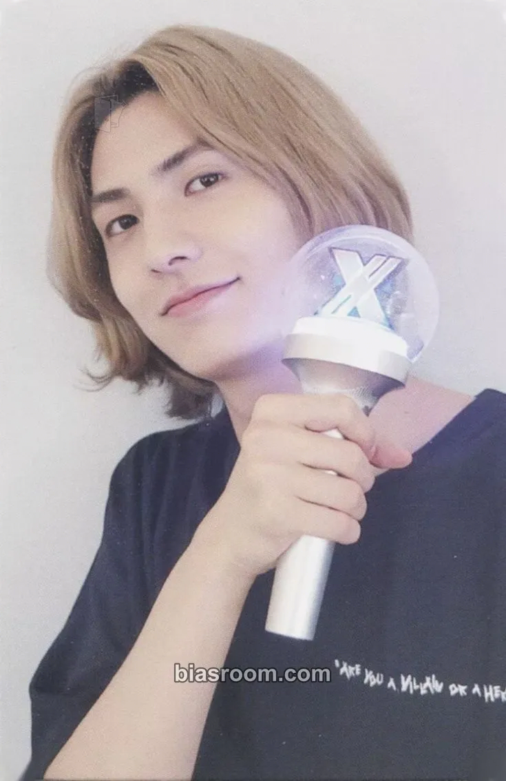 Jooyeon Lightstick Photocard - Xdinary Heroes - Xdinary Heroes K-pop photocard