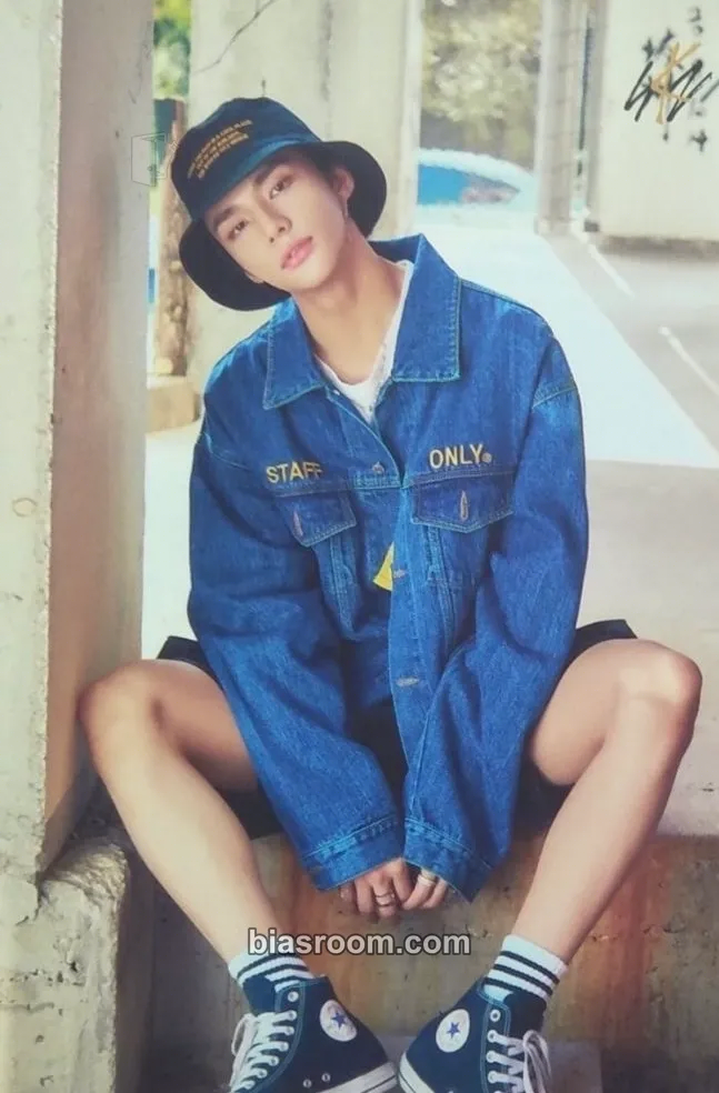 Hyunjin World Tour “District 9 : Unlock” Photocard - Stray Kids - Stray Kids K-pop photocard