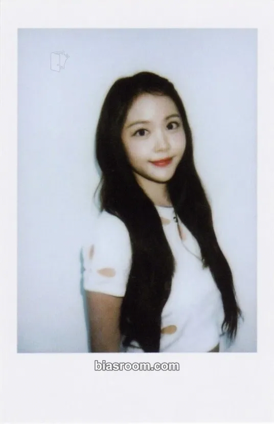 Carmen STYLE Photocard - Hearts2Hearts - Hearts2Hearts K-pop photocard